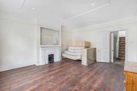 2 bedroom Mixed Use for sale in London Road, St Albans, AL1
