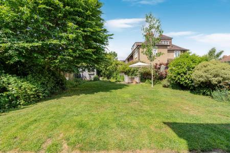 5 bedroom Semi-detached house for sale in Lynton Avenue, St Albans, AL1