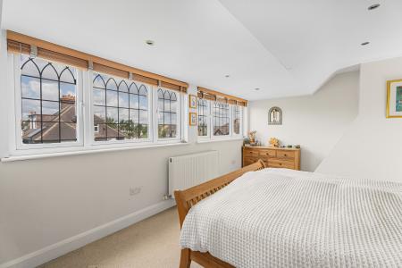 5 bedroom Semi-detached house for sale in Lynton Avenue, St Albans, AL1