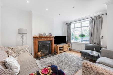 4 bedroom Semi-detached house for sale in Lynton Avenue, St Albans, AL1