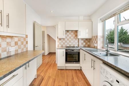 2 bedroom Mixed Use for sale in Oakwood Road, Bricket Wood, AL2