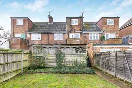 2 bedroom Mixed Use for sale in Oakwood Road, Bricket Wood, AL2