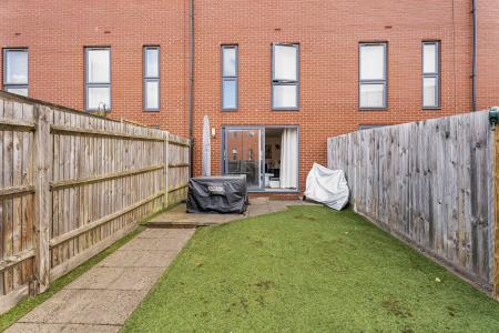 4 bedroom Terraced House for sale in Penn Way, Welwyn Garden City, AL7