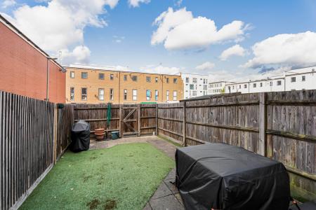 4 bedroom Terraced House for sale in Penn Way, Welwyn Garden City, AL7