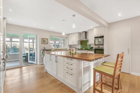 4 bedroom Detached house for sale in Sycamore Avenue, Hatfield, AL10