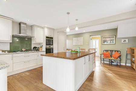 4 bedroom Detached house for sale in Sycamore Avenue, Hatfield, AL10