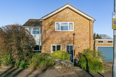 4 bedroom Detached house for sale in Sycamore Avenue, Hatfield, AL10