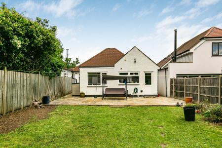 3 bedroom Bungalow for sale in Tippendell Lane, St Albans, AL2