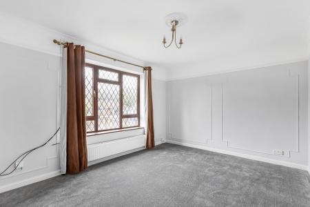 4 bedroom Terraced House for sale in Woollam Crescent, St Albans, AL3