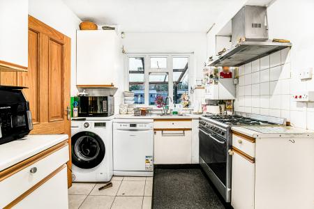 5 bedroom Semi-detached house for sale in Woollam Crescent, St Albans, AL3