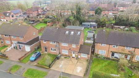5 bedroom Semi-detached house for sale in Woollam Crescent, St Albans, AL3
