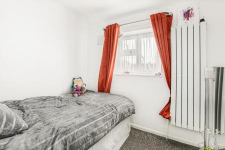 5 bedroom Semi-detached house for sale in Woollam Crescent, St Albans, AL3