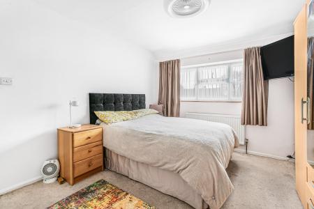 5 bedroom Semi-detached house for sale in Woollam Crescent, St Albans, AL3