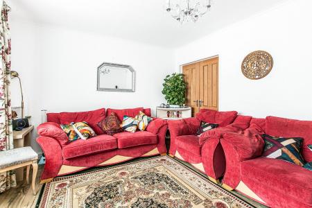 5 bedroom Semi-detached house for sale in Woollam Crescent, St Albans, AL3