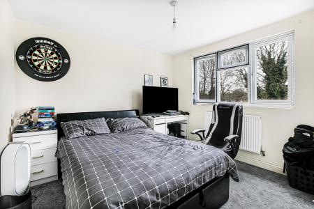 5 bedroom Semi-detached house for sale in Woollam Crescent, St Albans, AL3