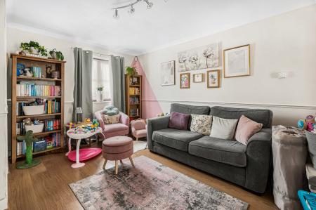 3 bedroom Semi-detached house for sale in Mercers Row, St Albans, AL1