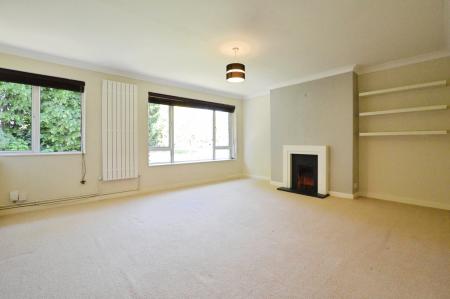 2 bedroom Maisonette to let in Charmouth Court, St Albans, AL1