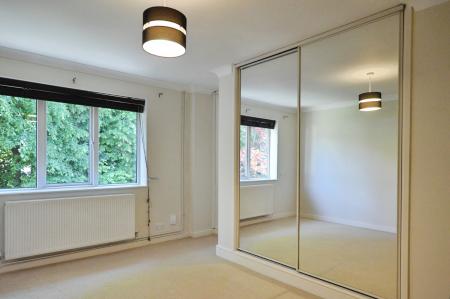 2 bedroom Maisonette to let in Charmouth Court, St Albans, AL1