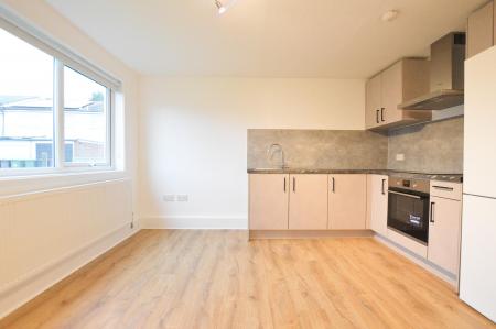 2 bedroom Flat to let in Haig Close, St Albans, AL1