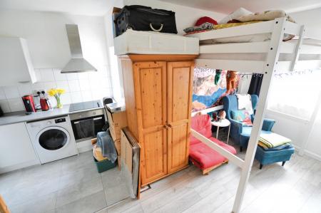 1 bedroom Studio flat to let in Hatfield Road, St Albans, AL1