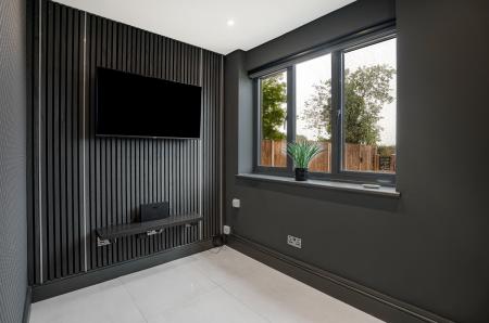 5 bedroom Detached house to let in Highfield Lane, St Albans, AL4