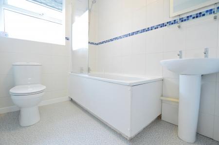 1 bedroom Flat to let in Old London Road, St Albans, AL1