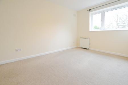 1 bedroom Flat to let in Old London Road, St Albans, AL1