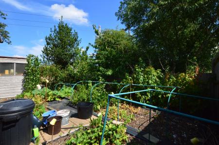 3 bedroom Detached house to let in Roestock Lane, Colney Heath, AL4