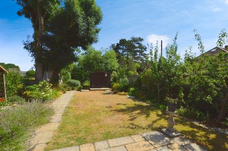 3 bedroom Detached house to let in Roestock Lane, Colney Heath, AL4