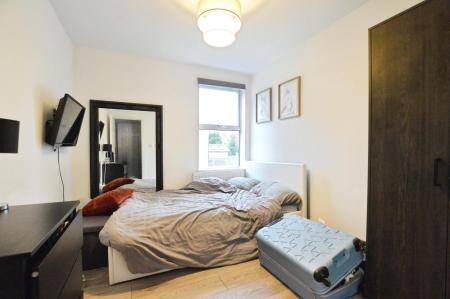 1 bedroom Flat to let in Waverley Road, St Albans, AL3