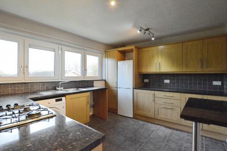 3 bedroom Flat to let in Tudor Road, St Albans, AL3