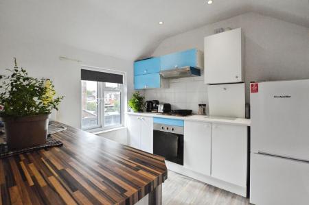 2 bedroom Maisonette to let in Hatfield Road, St Albans, AL1