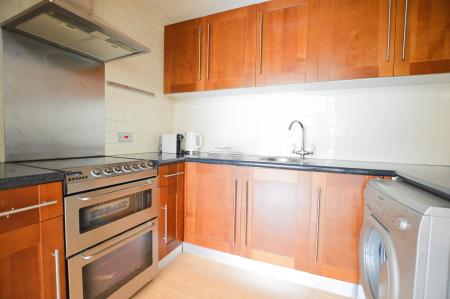 1 bedroom Flat to let in Hawkshill, St Albans, AL1
