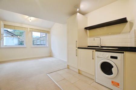 1 bedroom Flat to let in Approach Road, St Albans, AL1