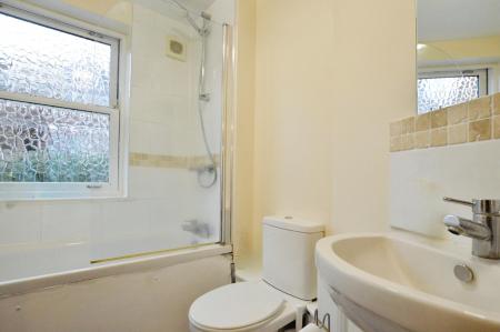 1 bedroom Flat to let in Approach Road, St Albans, AL1