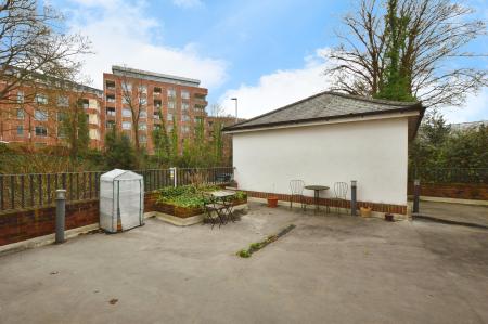 1 bedroom Flat to let in Approach Road, St Albans, AL1