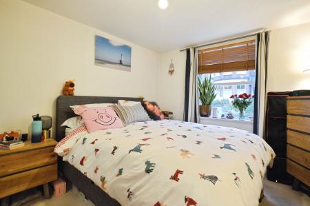 1 bedroom Flat to let in Approach Road, St Albans, AL1