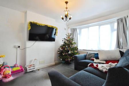 2 bedroom Bungalow to let in Driftwood Avenue, St Albans, AL2