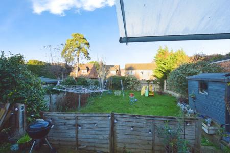 2 bedroom Bungalow to let in Driftwood Avenue, St Albans, AL2