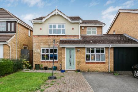 3 bedroom Link detached house to let in Longacres, St Albans, AL4