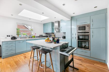 3 bedroom Link detached house to let in Longacres, St Albans, AL4