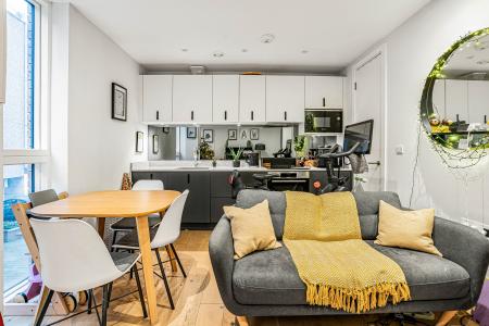 1 bedroom Flat for sale in Civic Close, St Albans, AL1