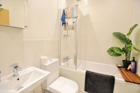 1 bedroom Flat to let in Soothouse Spring, St Albans, AL3