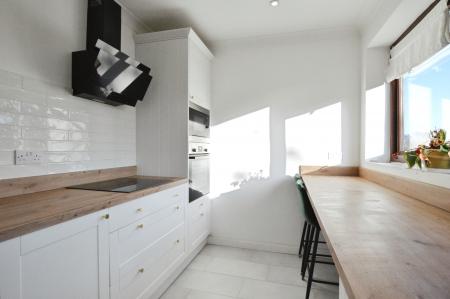 2 bedroom Maisonette to let in Hatfield Road, Smallford, AL4