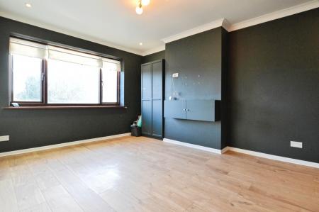 2 bedroom Maisonette to let in Hatfield Road, Smallford, AL4