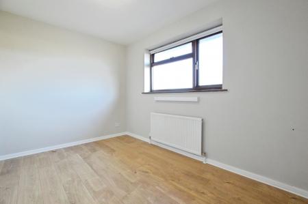 2 bedroom Maisonette to let in Hatfield Road, Smallford, AL4