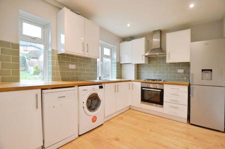 3 bedroom House to let in Wilshere Avenue, St Albans, AL1