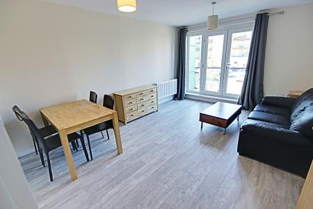 1 bedroom Flat to let in Parkhouse Court, Hatfield, AL10
