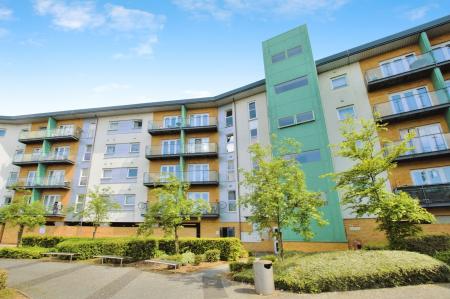 1 bedroom Flat to let in Parkhouse Court, Hatfield, AL10