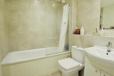 2 bedroom Flat to let in Lattimore Road, St Albans, AL1